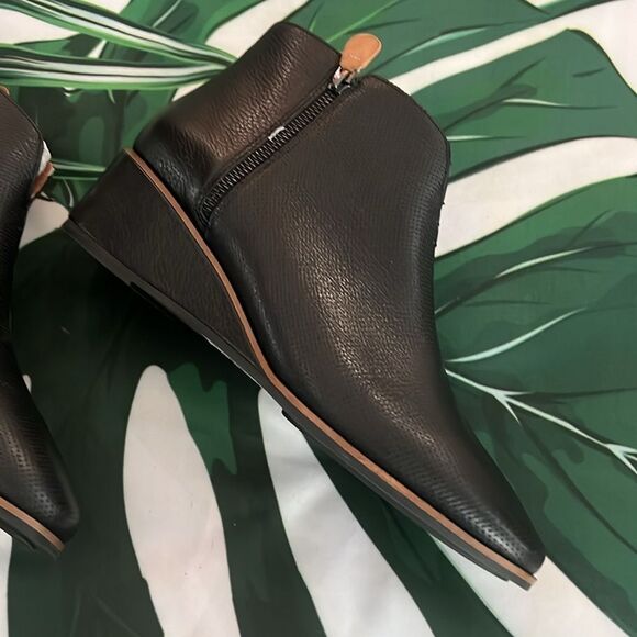 Kenneth Cole, black, leather wedge booties - Picture 7 of 8